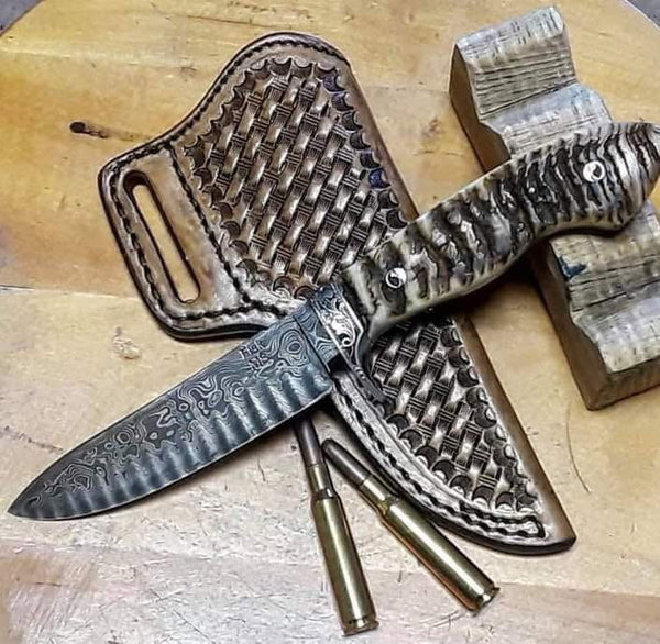 The Huntsman's Masterpiece: Full Tang Damascus Steel Hunting Knife