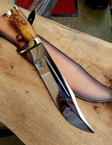 Bowie knife 